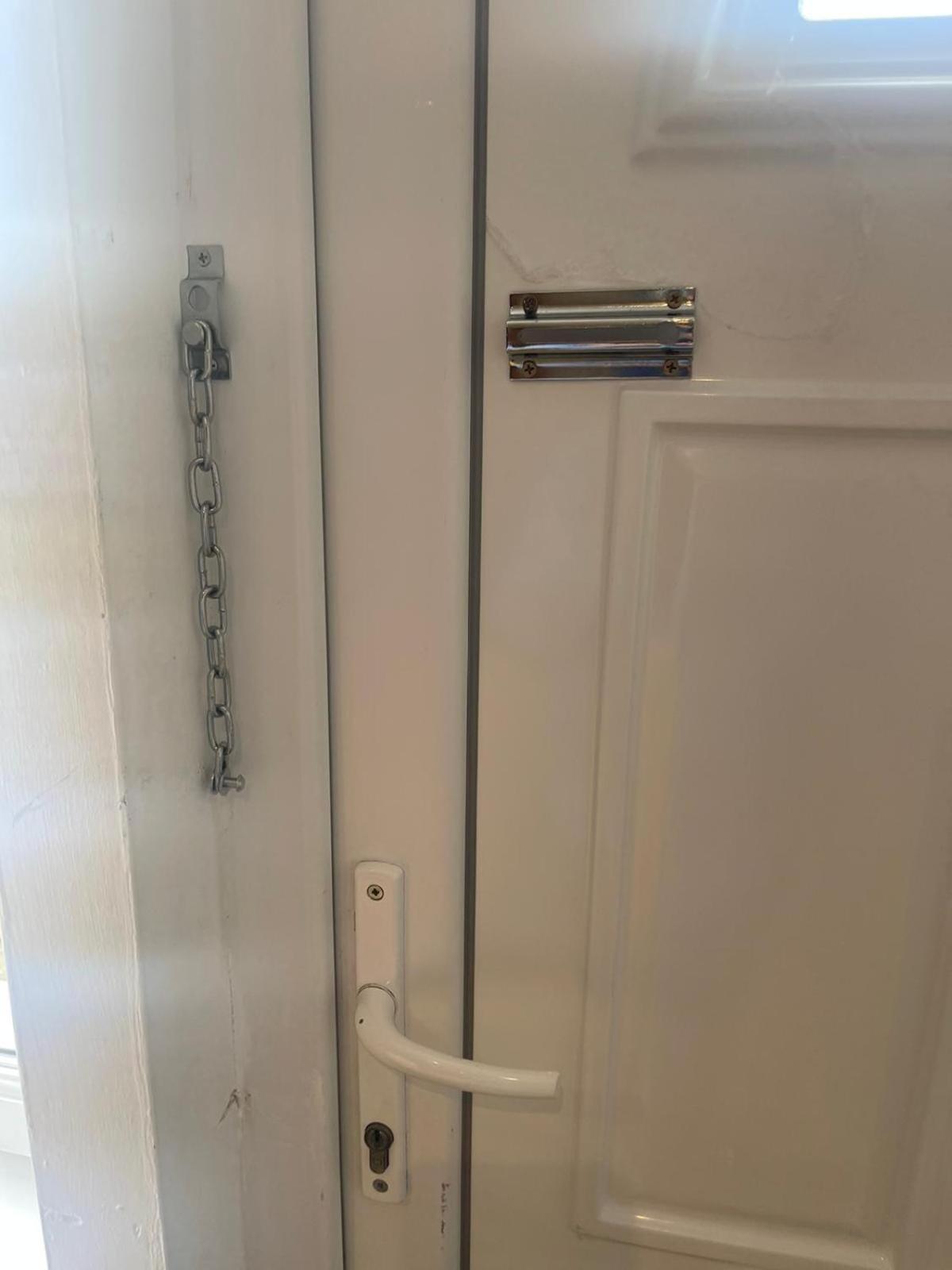 One Bedroom In Spacious Bungalow, Free Parking & Private Entrance Edinburg Exteriör bild